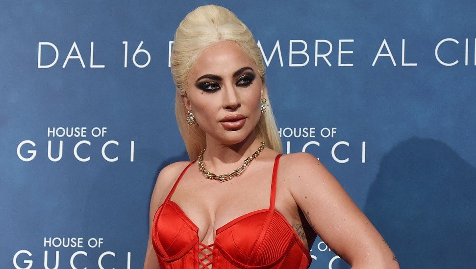 Lady Gaga e “il caso” dei fiori ricevuti a Che tempo che fa. E il ricordo di Madonna è immediato…