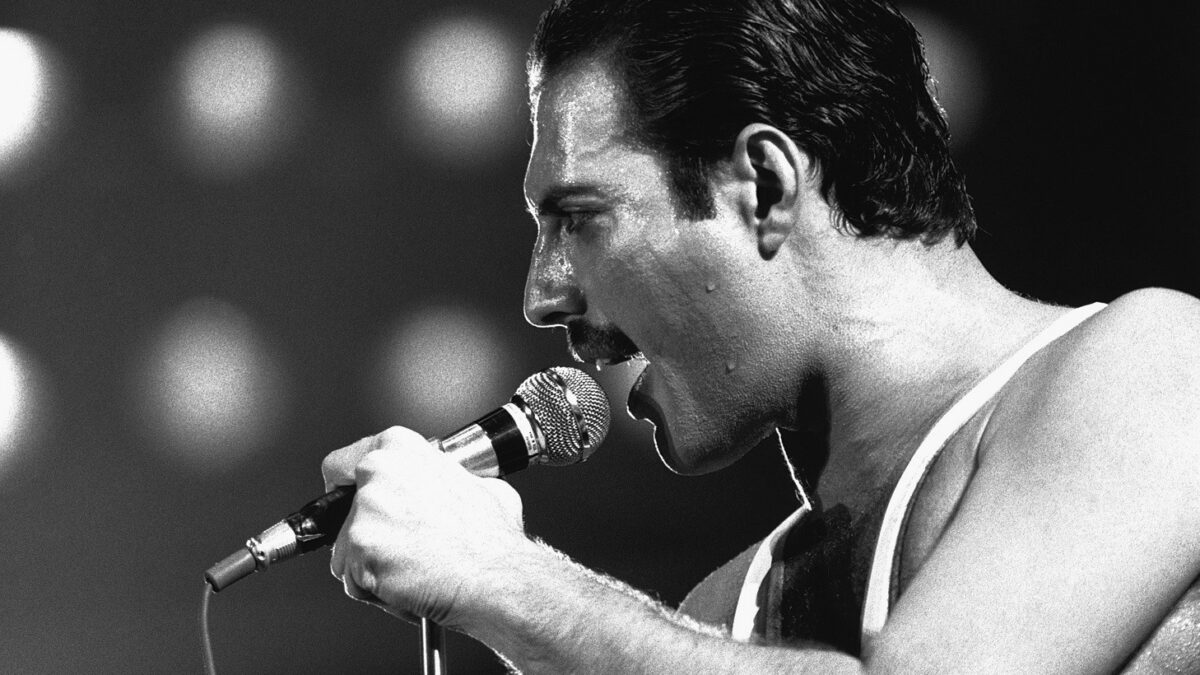 Freddie Mercury, il 24 novembre 1991 moriva il leader dei Queen: gli ultimi giorni di vita del cantante