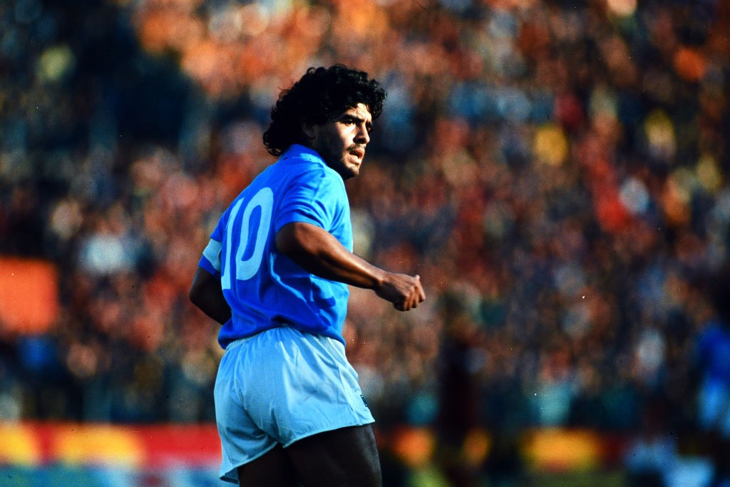 Maradona, un anno senza Diego: gli speciali tv, dalla serie Amazon ai doc