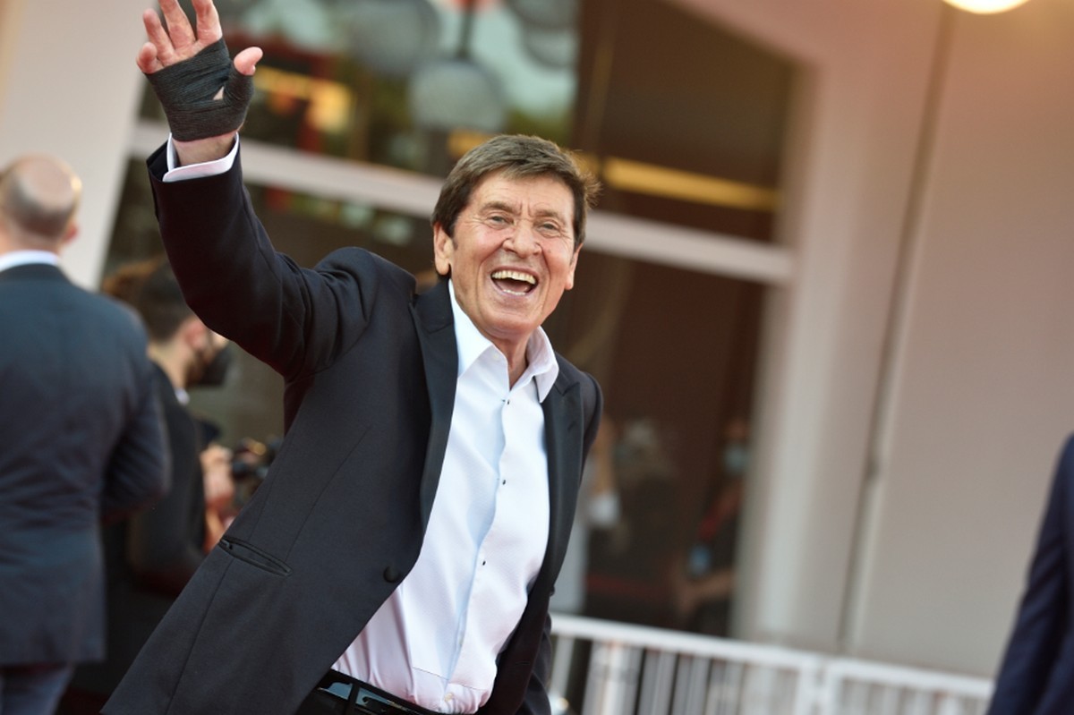 Sanremo 2022, Amadeus lavora al colpo: Gianni Morandi in gara