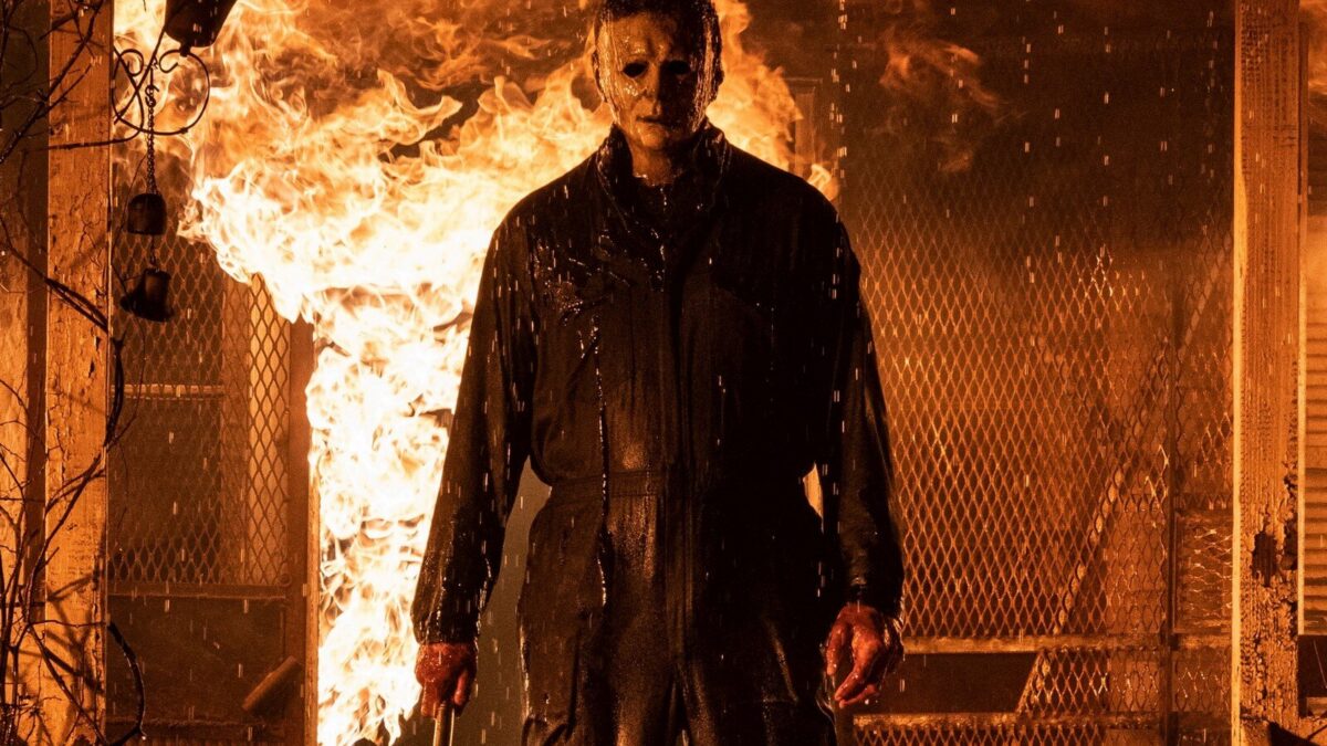 Halloween Kills, recensione: si riscrive la saga e Michael Myers torna in gran spolvero