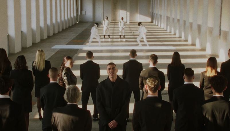 Crazy love, Marracash: Elodie nel video e nel testo della canzone (audio e significato)