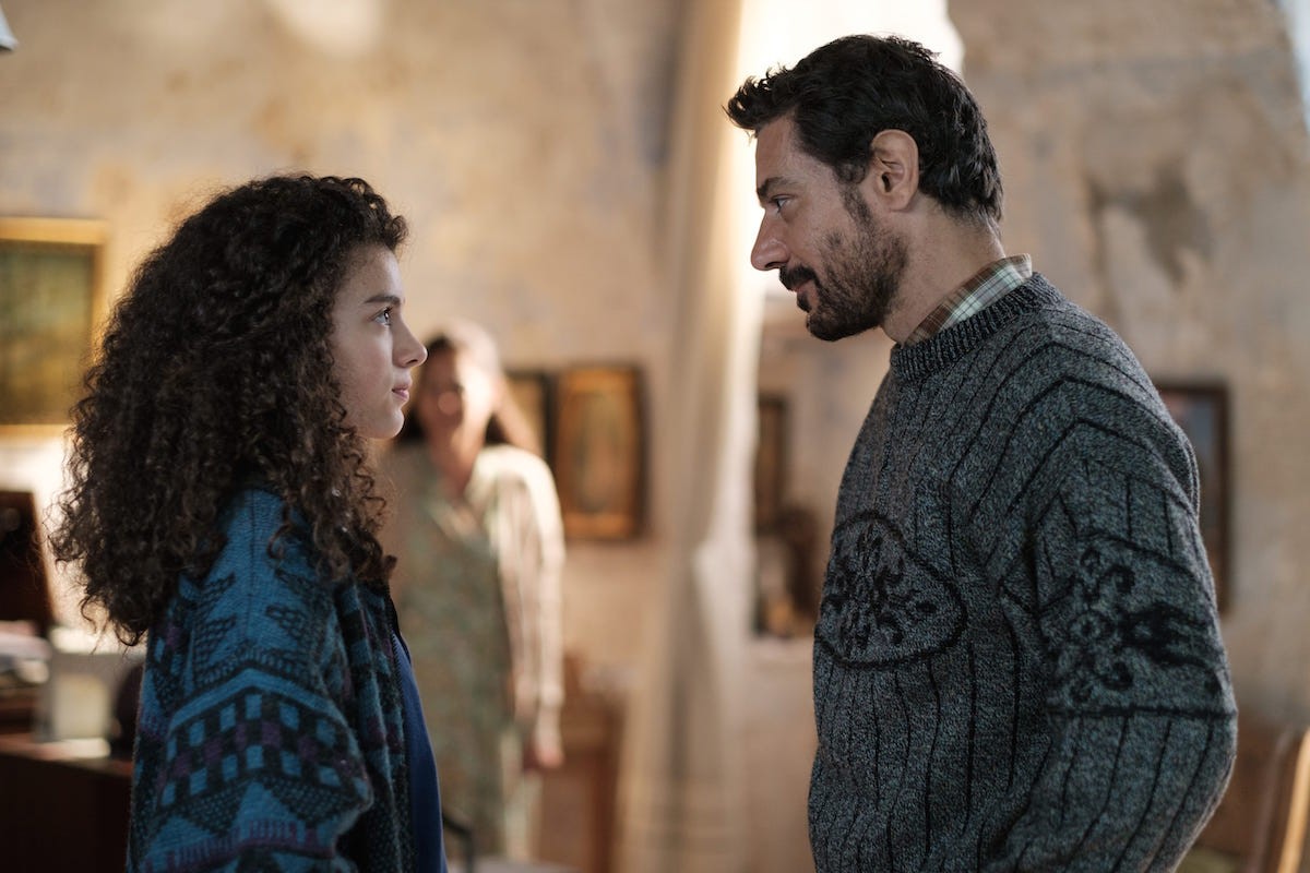 La Storia di una famiglia perbene di Canale 5 è la storia di una fiction senza pretese: la recensione