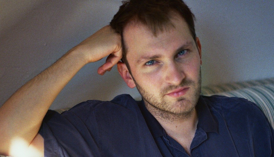 Giorgio Poi, Gommapiuma è il nuovo disco: “Queste canzoni mi hanno protetto e difeso dal mondo” (intervista)