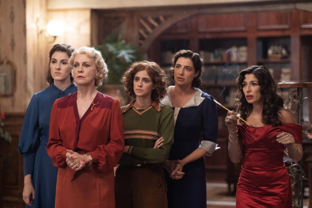7 donne e un mistero: nuova clip “Le papere sul set” del film di Alessandro Genovesi