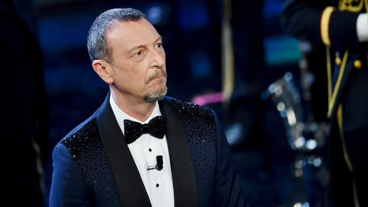 Sanremo 2022, se un Big in gara è positivo al Covid cosa succede? La risposta di Amadeus