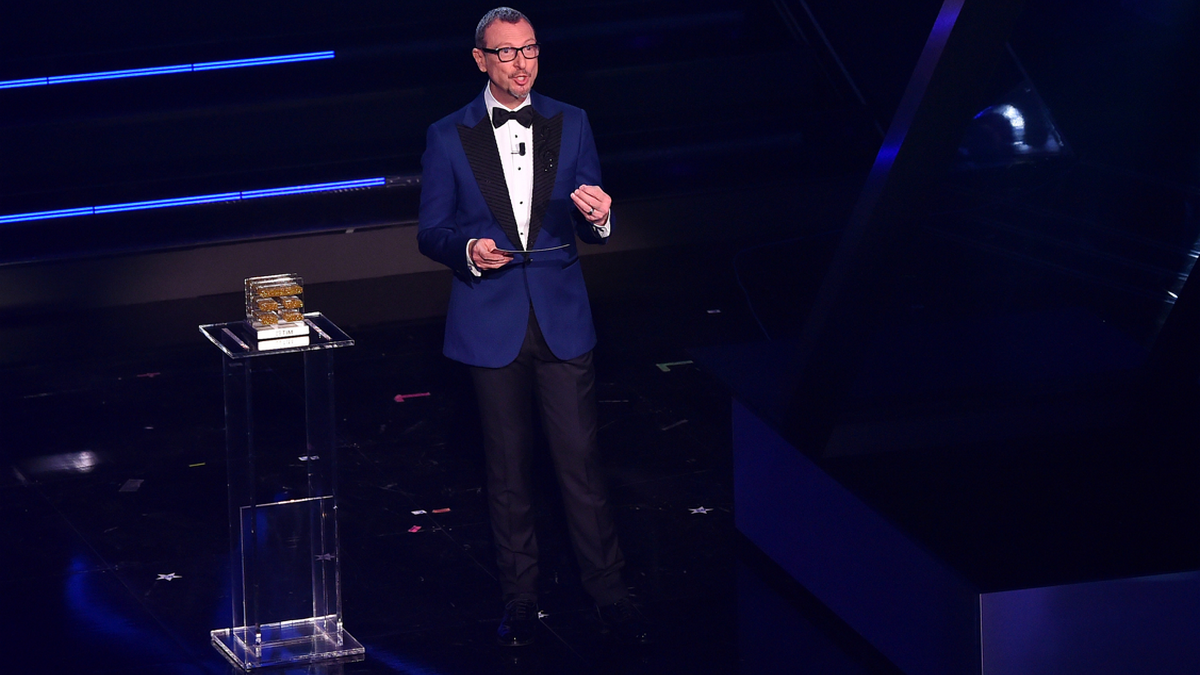 Sanremo 2022, cambia il regolamento: da oggi Rai e Amadeus possono annunciare i cantanti in gara