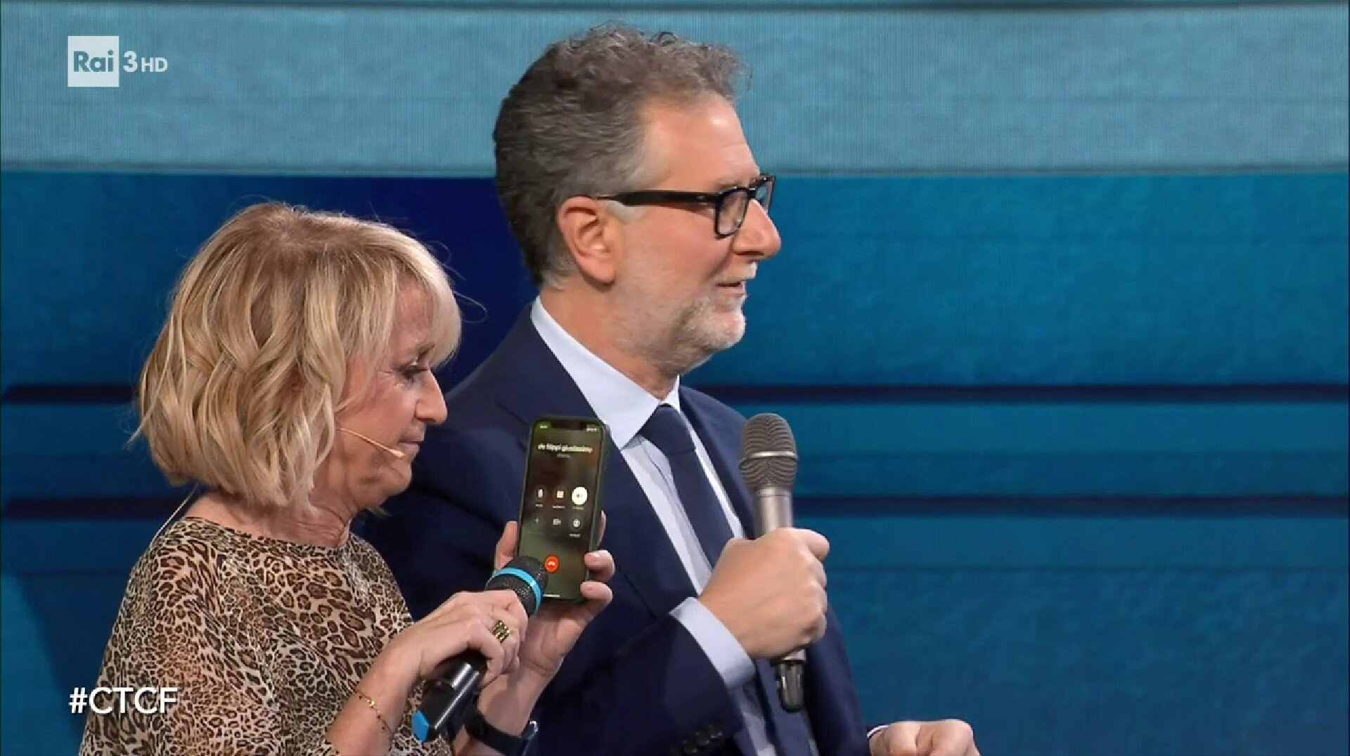 Che tempo che fa, Littizzetto e Fazio sbagliano il numero di Maria De Filippi. Saltano gli auguri in diretta (VIDEO)
