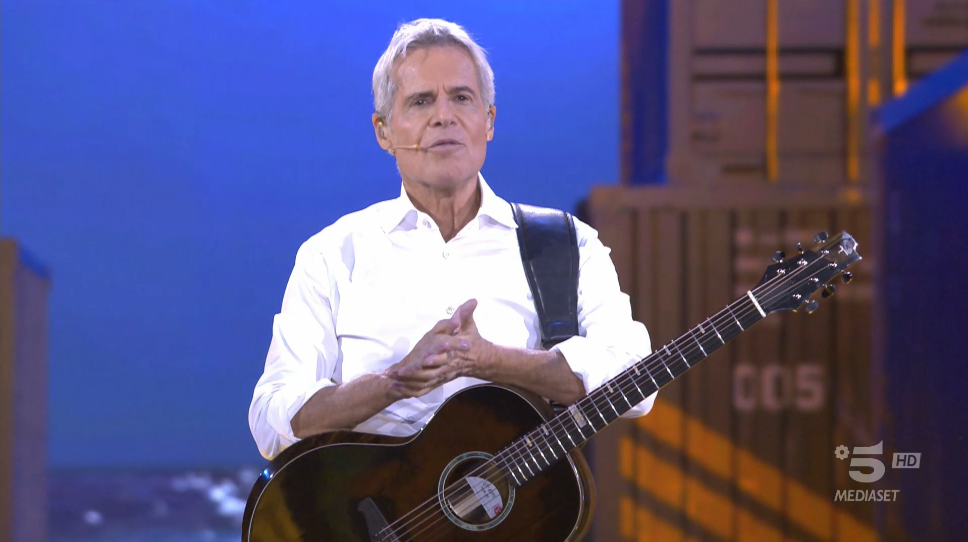 Uà, che sbadiglio: tutto liscio, tutto scritto, tutto poco sorprendente. Baglioni fa Baglioni (ma non erano bastati i due Sanremo?)