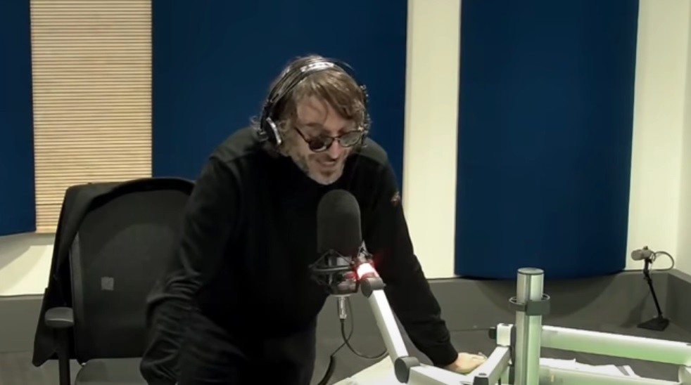 Giuseppe Cruciani: “Con Parenzo nuovo progetto nel 2022. La tv chiama i no vax per fare ascolti. A Costanzo non potevo dire no”