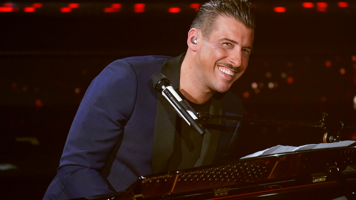 Rai1, si lavora ad uno show di prima serata con Francesco Gabbani