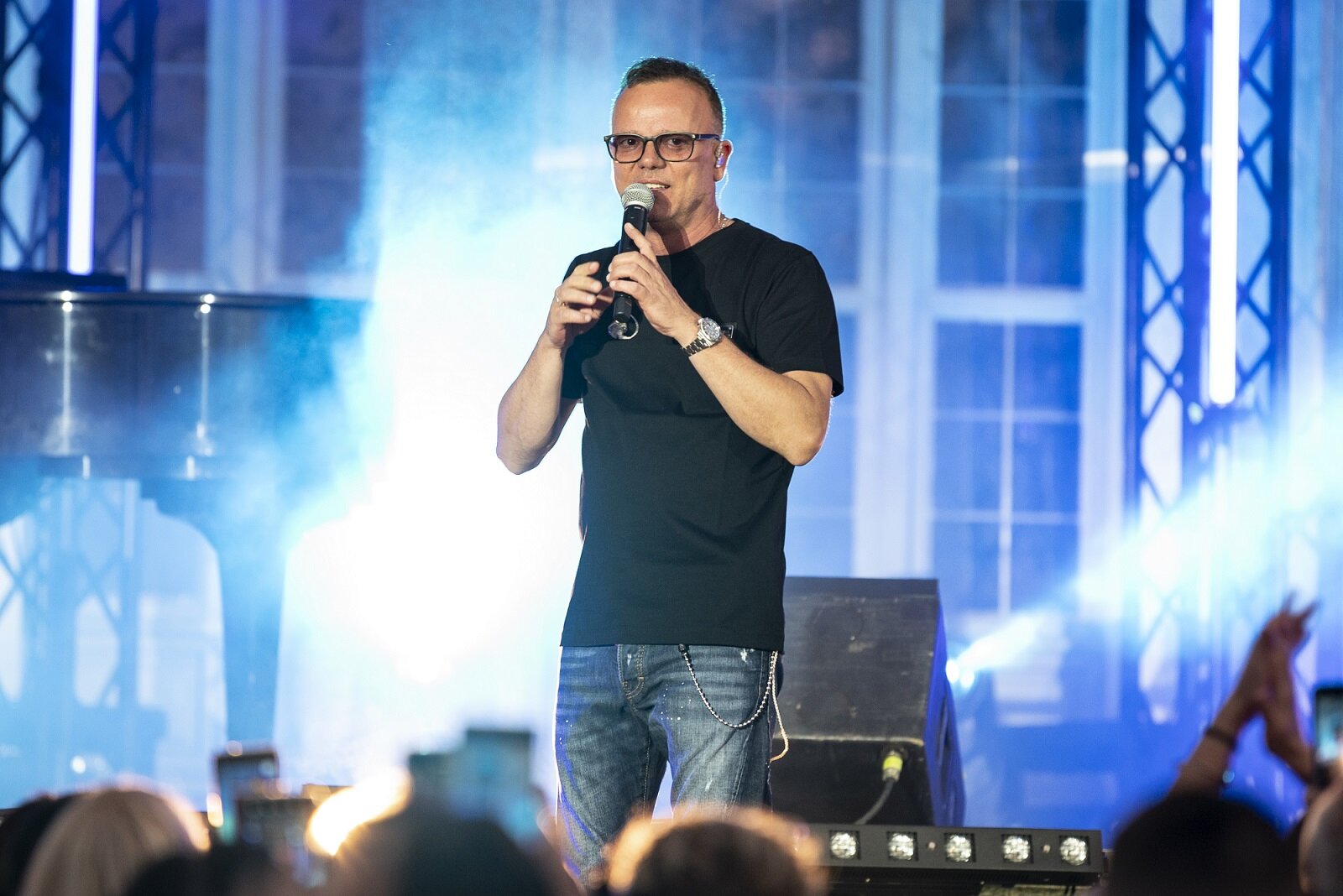 Gigi d’Alessio positivo al Covid-19: salta la presenza a L’anno che verrà per Capodanno 2022