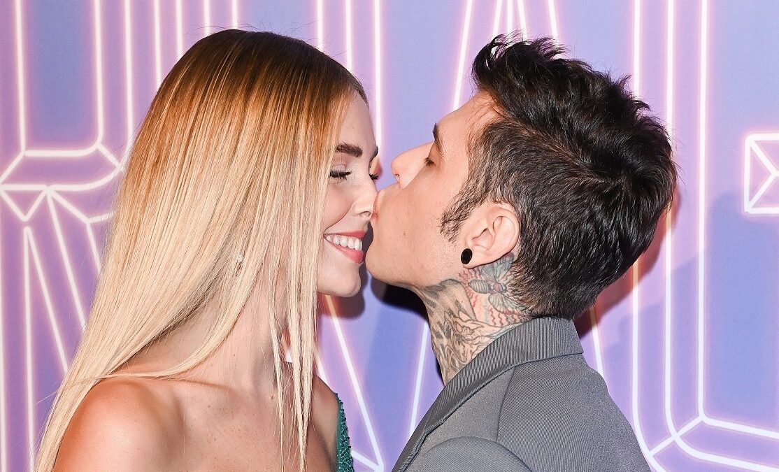 Fedez e Chiara Ferragni positivi al Covid: “Abbiamo fatto un molecolare, fortunatamente siamo asintomatici”