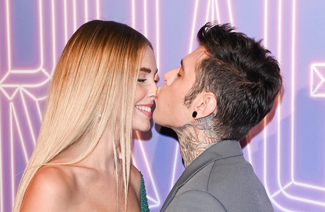 Fedez e Chiara Ferragni positivi al Covid: “Abbiamo fatto un molecolare, fortunatamente siamo asintomatici”