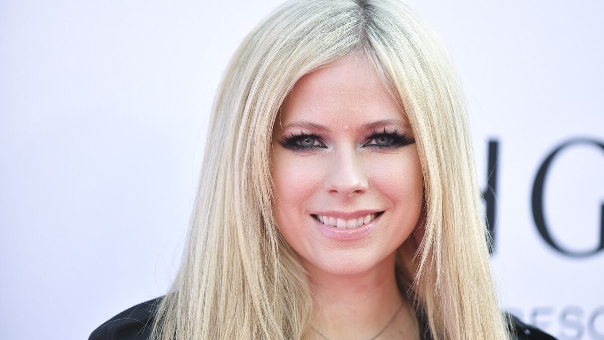 Avril Lavigne parla del nuovo album, di Travis Barker e… Olivia Rodrigo
