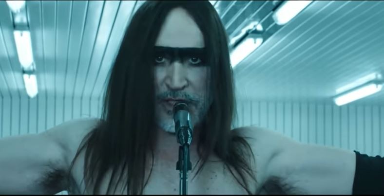 La profondità degli abissi, Manuel Agnelli: testo e audio della canzone, colonna sonora di Diabolik (video)