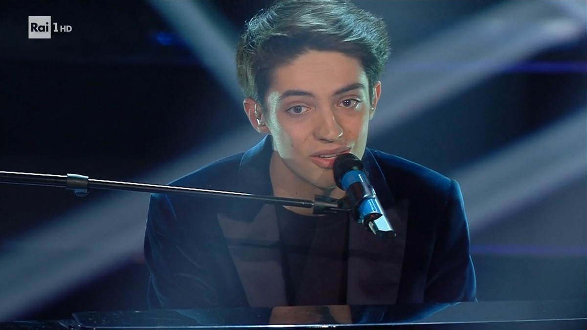 Matteo Romano partecipa a Sanremo 2022 con Virale