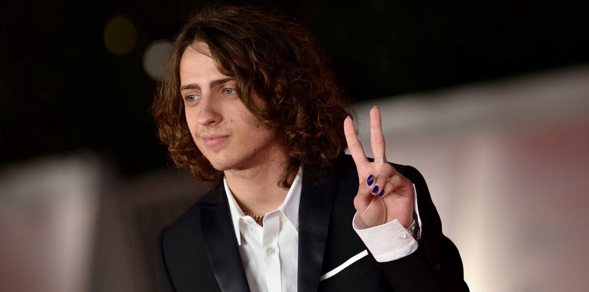Sangiovanni partecipa a Sanremo 2022 con Farfalle