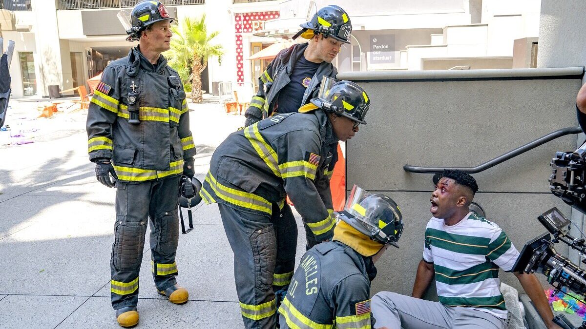 911 i nuovi episodi su Disney+ partono da un attacco alla rete elettrica di Los Angeles