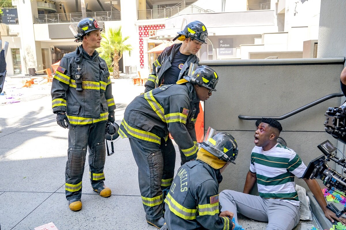 911 i nuovi episodi su Disney+ partono da un attacco alla rete elettrica di Los Angeles