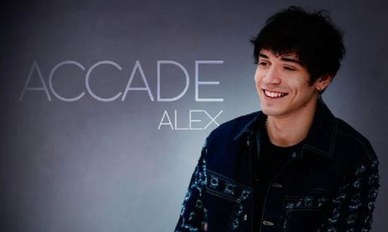 Accade, Alex: ascolta il brano inedito del cantante di Amici 2022