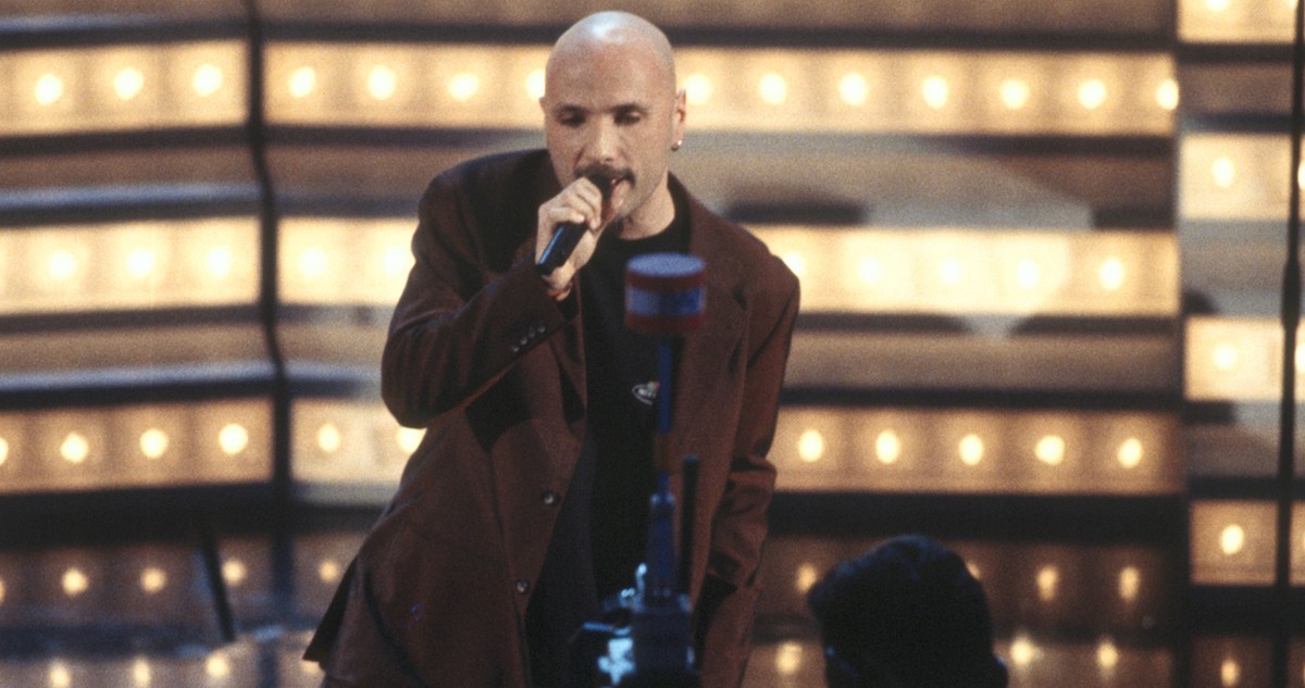 Cambiare, Alex Baroni: testo e significato della canzone (Video)