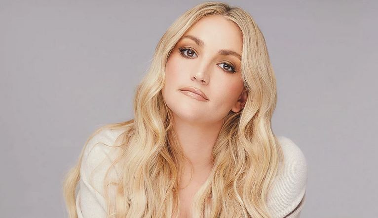 Britney Spears, scontro per il libro autobiografico della sorella Jamie Lynn. E lei ribatte…