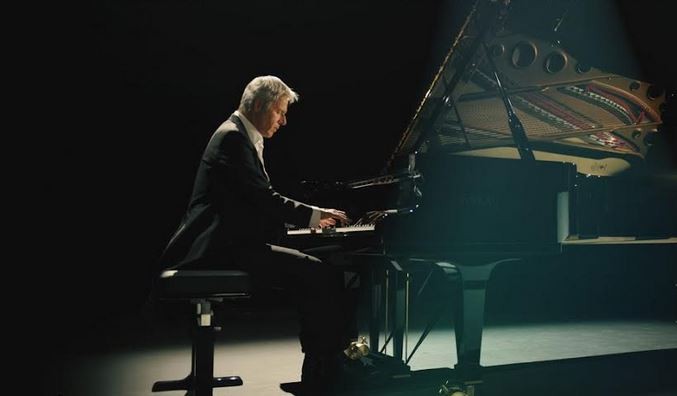 Claudio Baglioni positivo al Covid, posticipati i concerti previsti fino al 20 febbraio 2022