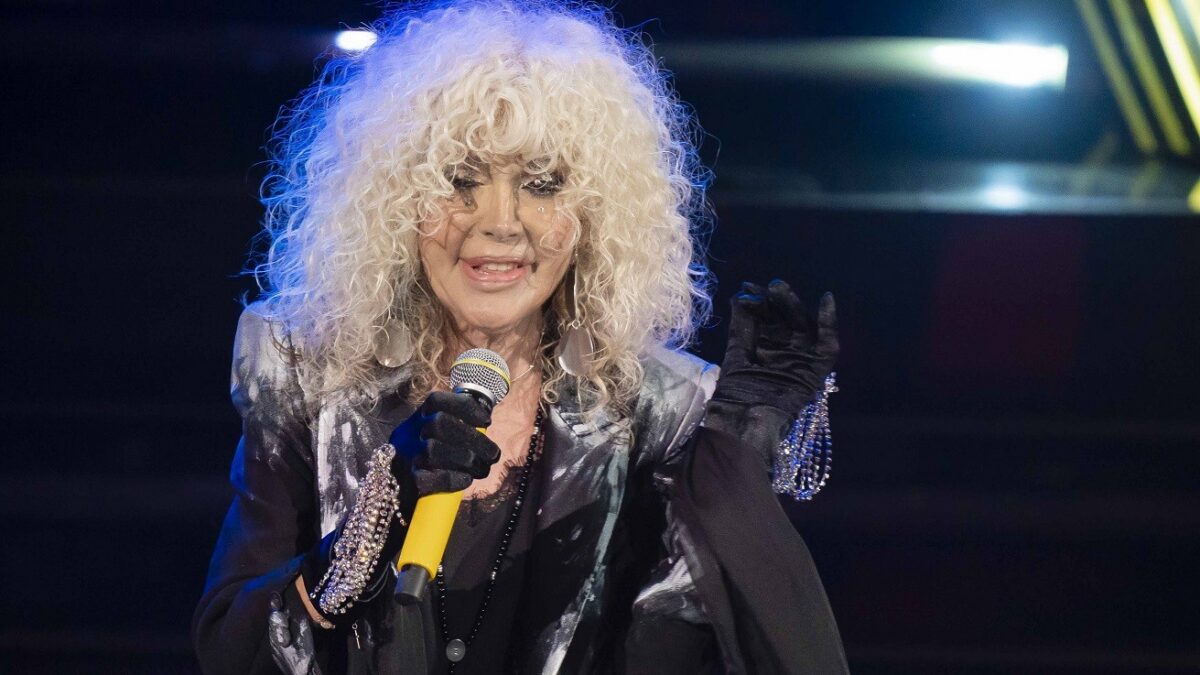 Sanremo 2022, Donatella Rettore: “Con affetto, dico: Morandi, ti devi ritirare!”