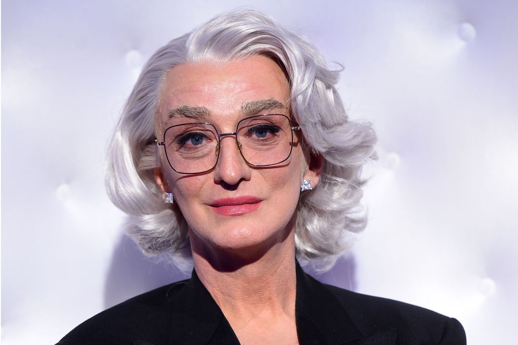 Sanremo 2022, Drusilla Foer annulla tre date del suo spettacolo teatrale per positività al Covid nella compagnia