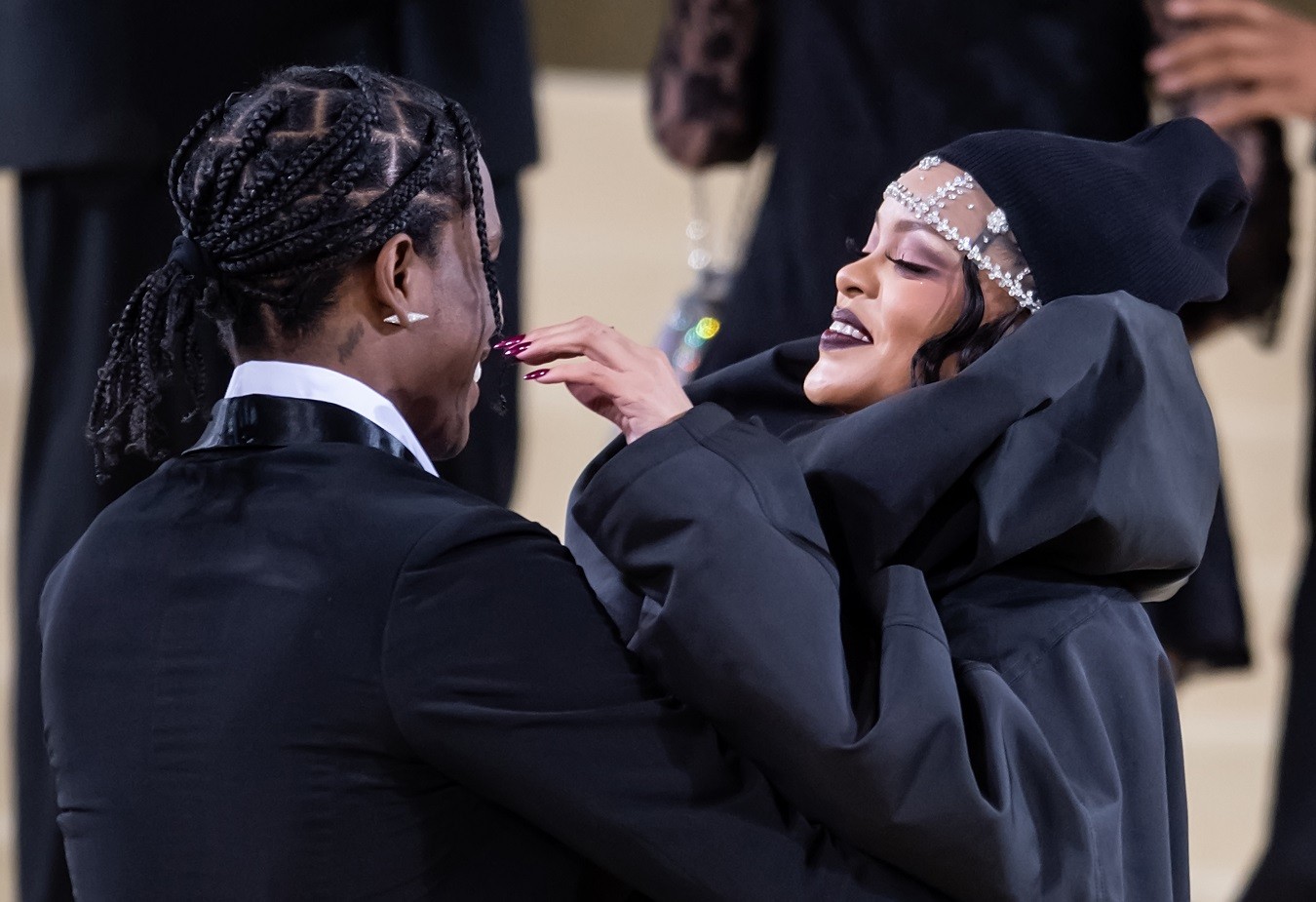 Rihanna è incinta: la foto insieme al fidanzato A$AP Rocky