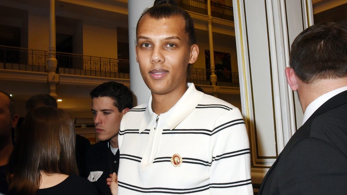 L’enfer, Stromae: la solitudine e i pensieri suicidi nel nuovo singolo (traduzione, testo e video)