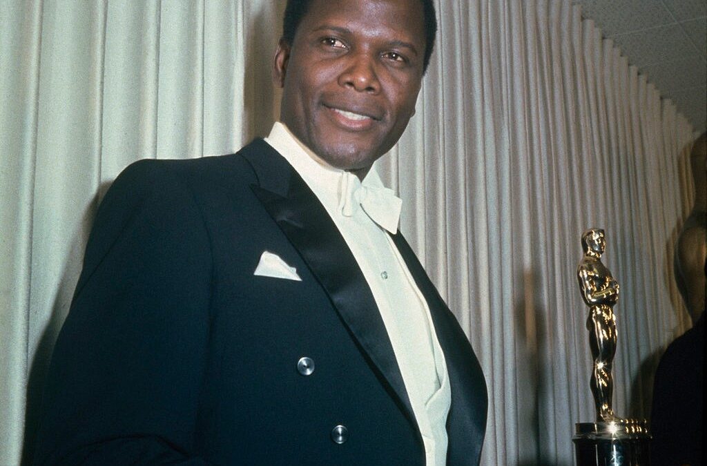 Sidney Poitier è morto: è stato il primo attore afroamericano a vincere l’Oscar