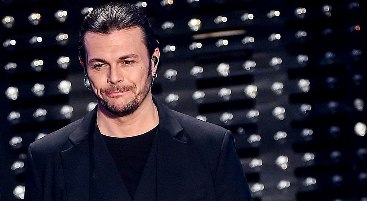 La mia storia tra le dita, Gianluca Grignani: testo e significato della canzone (Video)