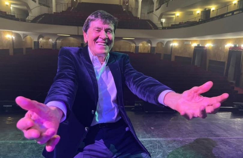 Gianni Morandi a Sanremo 2022: “È un ricominciare, ci vado con l’entusiasmo di un debuttante”