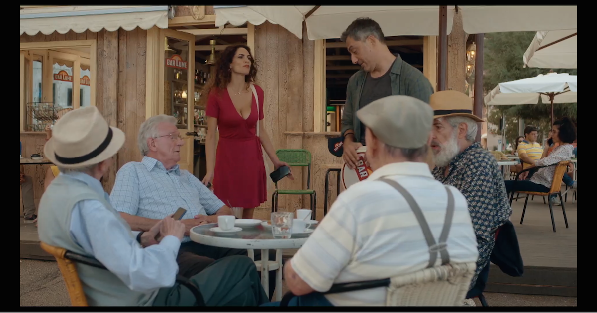 I Delitti del BarLume 2022, una scena dall’episodio Compro Oro