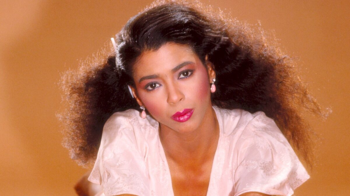 What a Feelin’, Irene Cara: testo e traduzione della canzone (Video)