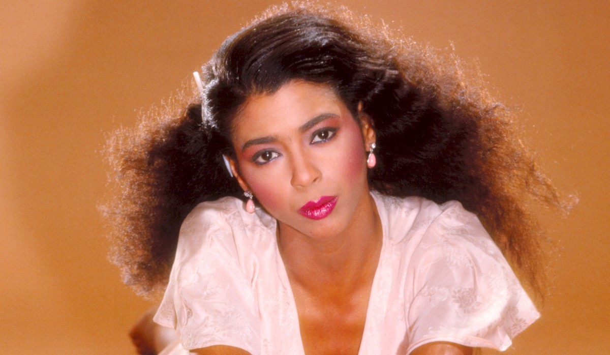 What a Feelin’, Irene Cara: testo e traduzione della canzone (Video)