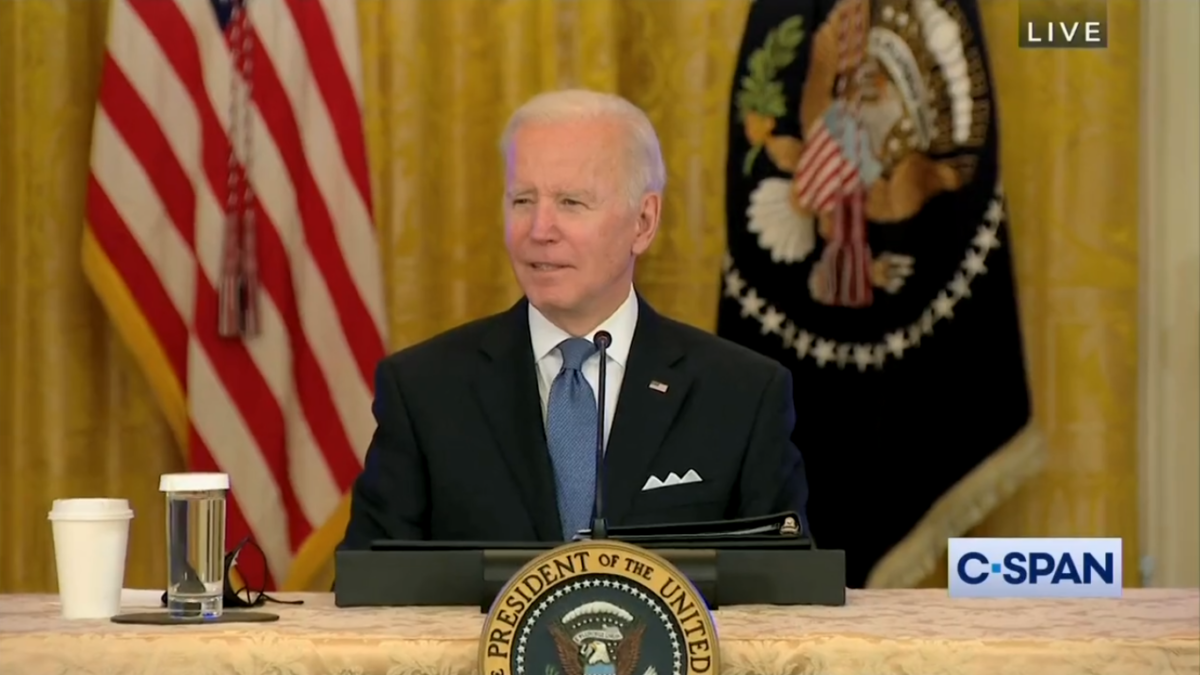 Gaffe clamorosa di Joe Biden: “Che figlio di p…” in diretta tv ad un giornalista di Fox News (VIDEO)