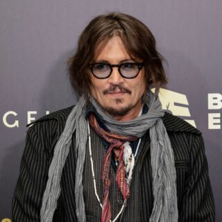 Johnny Depp sarà Re Luigi XV di Francia, Chris Evans nel film natalizio Red One (3)