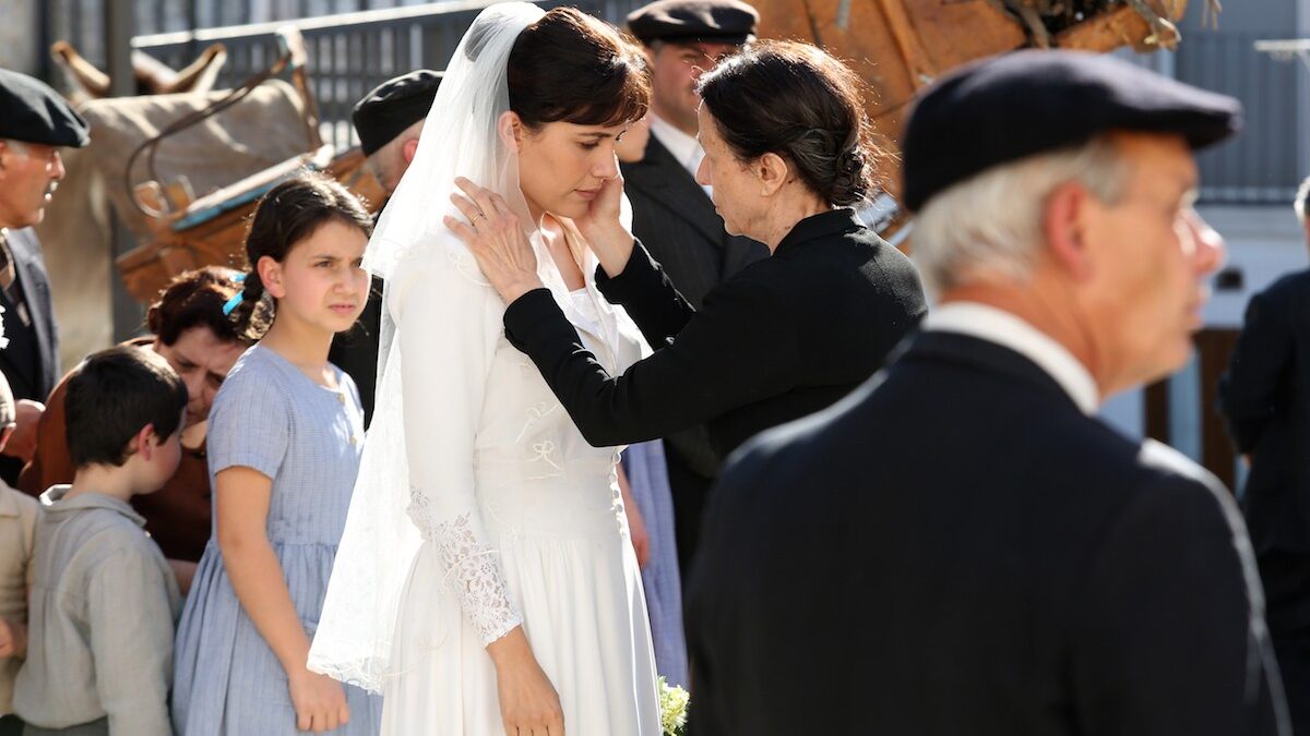 Ascolti tv domenica 30 aprile 2023: La sposa a 2,7 mln (15,9%), CTCF a 2,3 mln (12,4%), Lo show dei Record a 1,9 mln (12,1%)