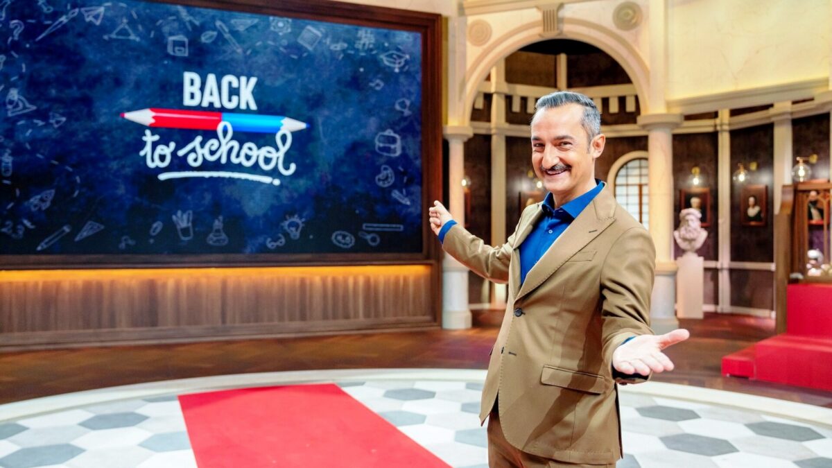 Nicola Savino fra Il giovane Old, Back to school, la radio ed una Champions chiamata Sanremo