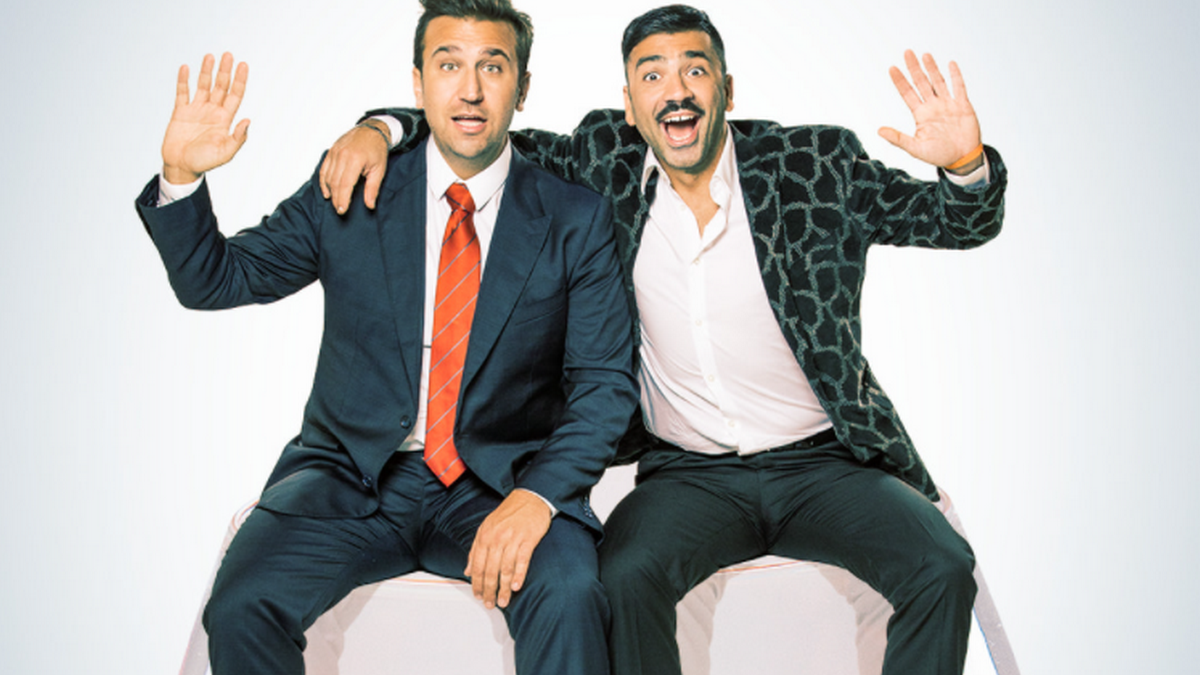 Emigratis, Pio e Amedeo traslocano su Canale 5 tra Mahmood e una comunicatrice del Cern di Ginevra: “Interpreteremo Baffone e il Messicano”