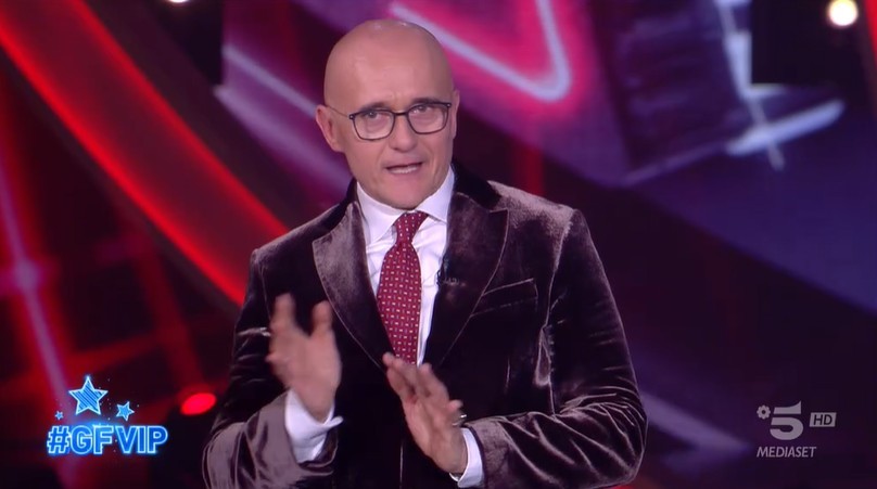 GF Vip 2022, Signorini: “Provvedimento disciplinare nei confronti dei concorrenti. Se no così non vado avanti”