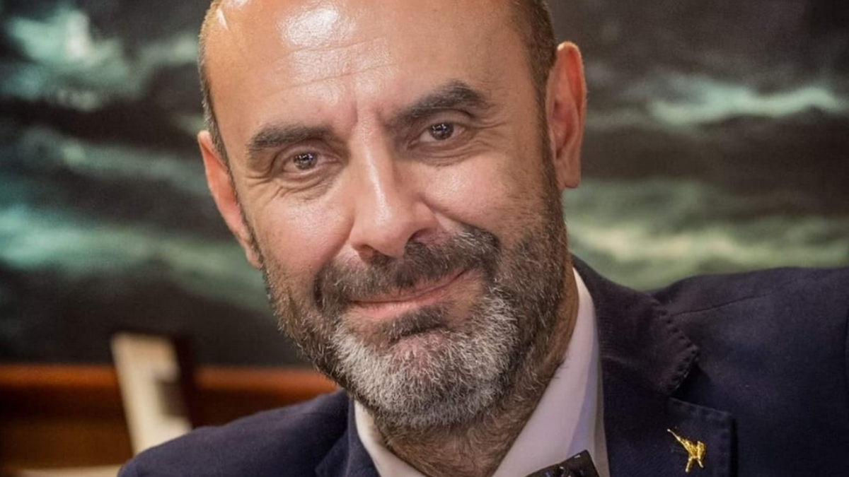 Sanremo 2022, il senatore Pillon attacca: “Un normale papà nel cast, no?”