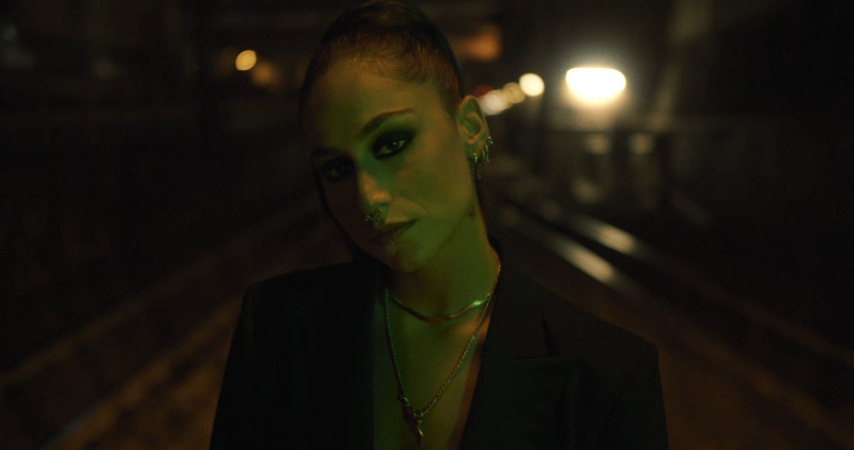 Giulia Molino, Come le rockstar: “Un pezzo autobiografico, liberarsi da un amore tossico e amare se stessi” (intervista video)