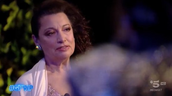 GF Vip 2022, la proposta di matrimonio di Giucas Casella a Valeria Perilli: “Mi vuoi sposare?” (video)