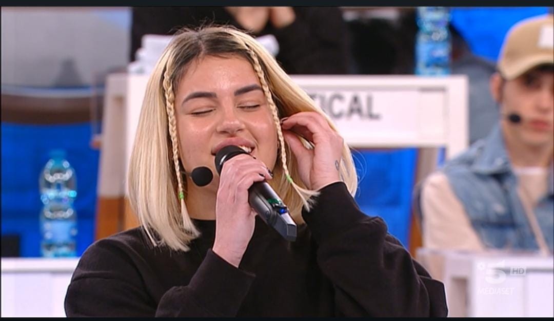 Amici 2022 Elena sfidante