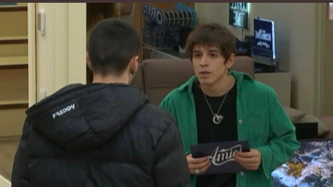 Amici 2022, Alex discute con Calma, Luigi e Crytical, una lite accende gli animi nella casa