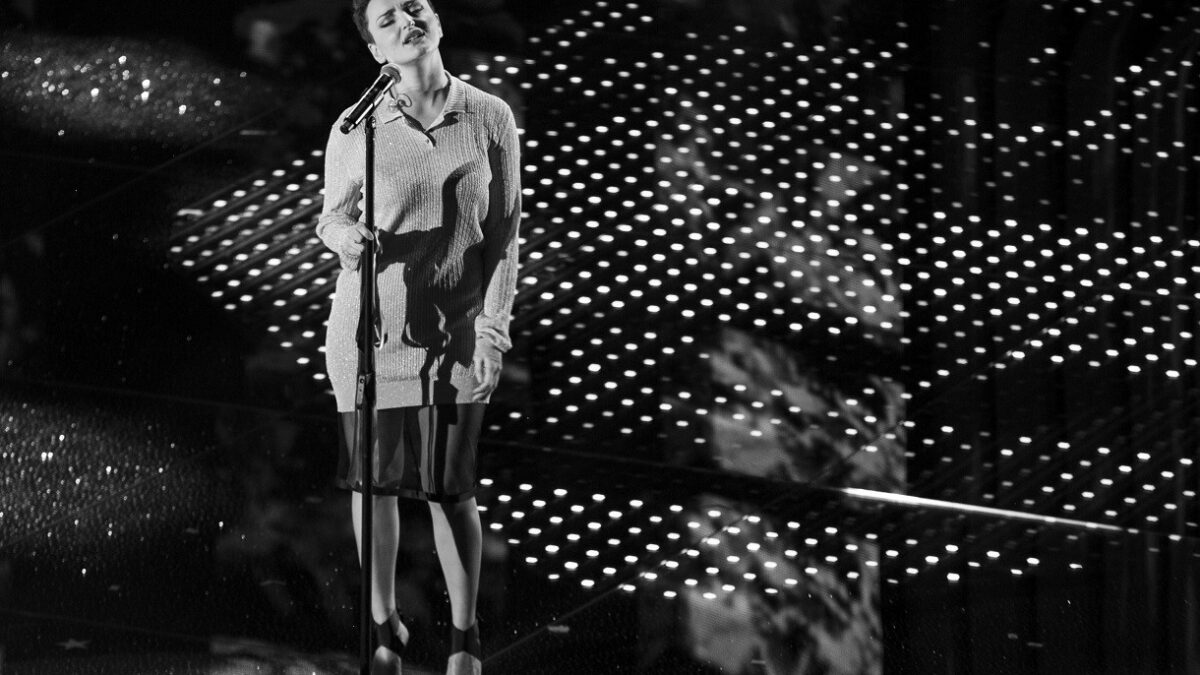 La notte, Arisa: testo e significato della canzone